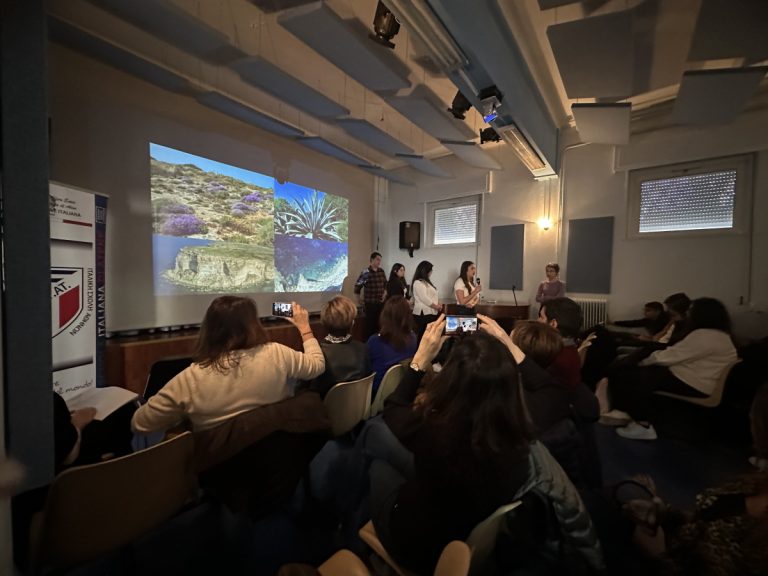Delegazione dell’Istituto Pirandello di Lampedusa e Linosa in visita presso la Scuola Statale Italiana di Atene (5)